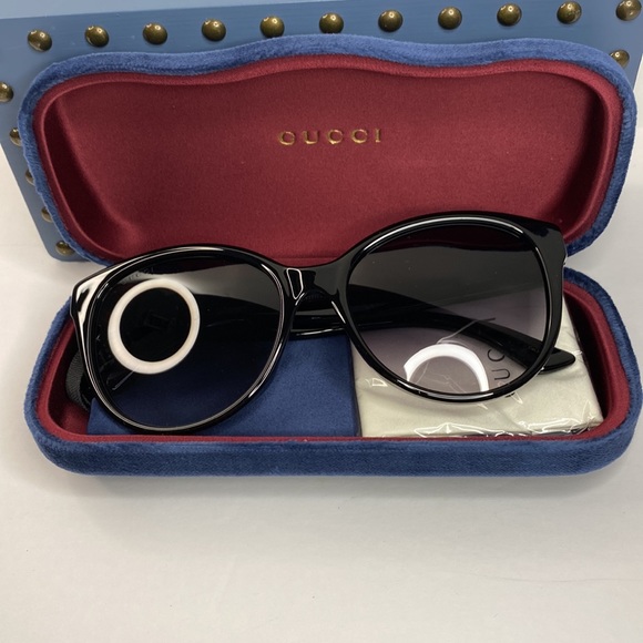 New- GUCCI GG0631S 001 round sunglass comes black frame with grey gradient le…